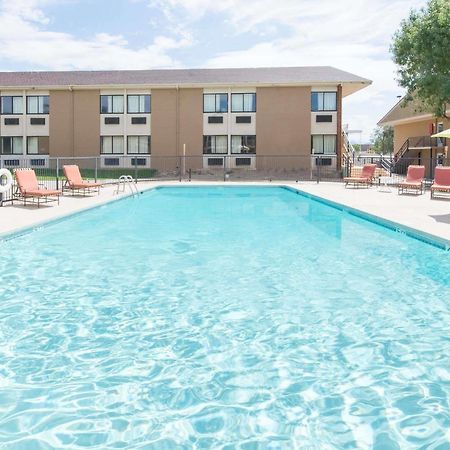 Ramada By Wyndham Albuquerque East Hotell Eksteriør bilde