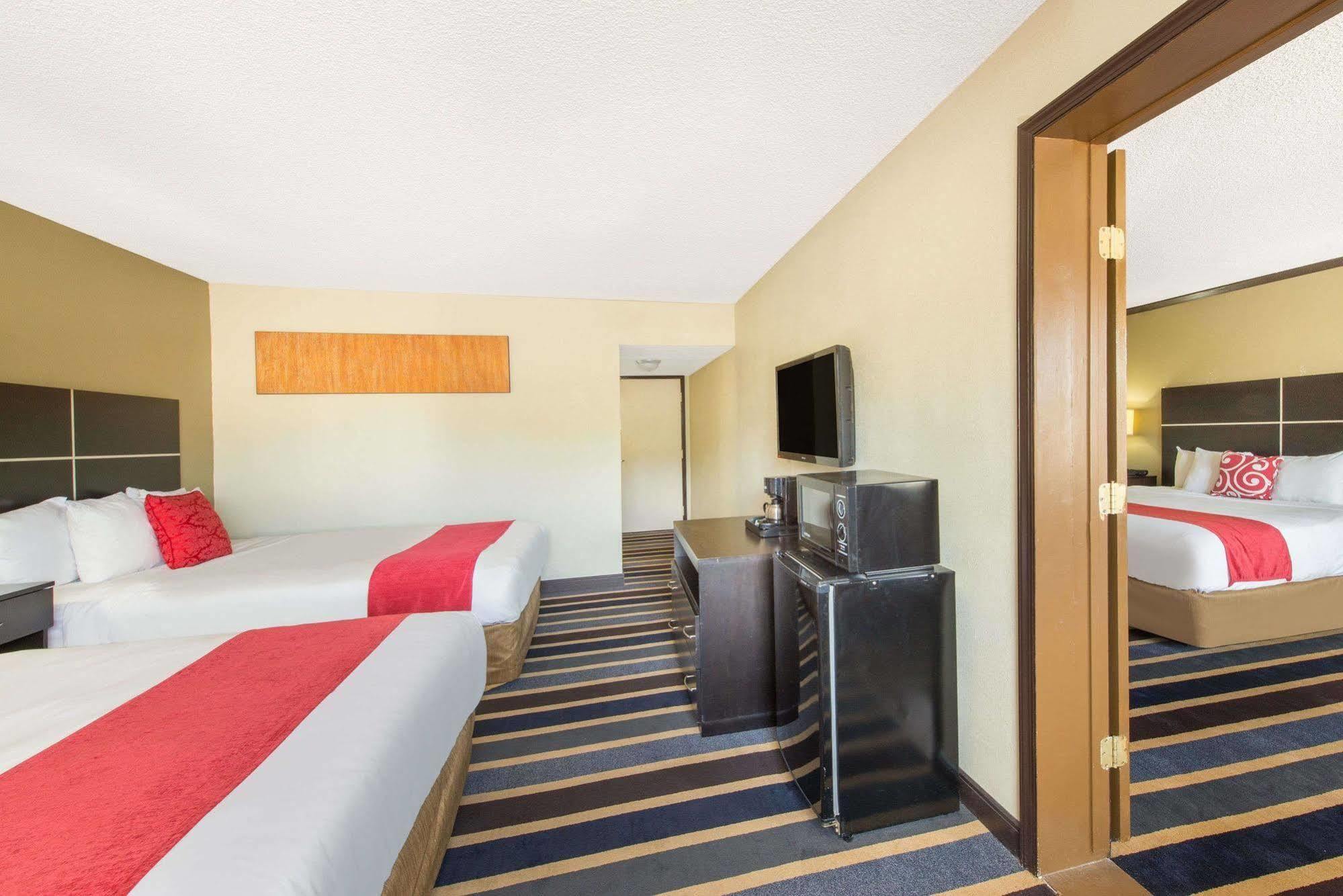 Ramada By Wyndham Albuquerque East Hotell Eksteriør bilde